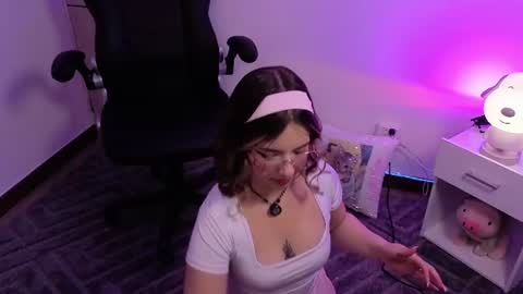 VALEEEN online show from June 17, 2:44 pm