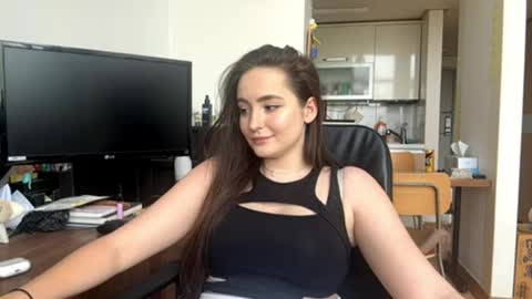 Emilly online show from April 29, 4:39 am