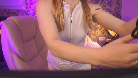  MY NAME IS Emily WELCOME EVERYONE I WILL BE HAPPY TO GIVE YOU WHAT YOU HAVE DREAMED OF FOR SO LONG online show from April 24, 7:32 am