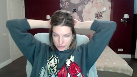 EmilyWalkers online show from January 23, 7:43 am