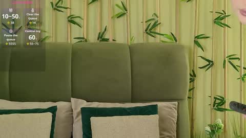 EmilyWess online show from April 28, 6:23 pm