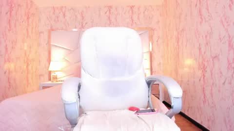 Emily  2200 - 600GMT-5 online show from July 15, 8:13 pm