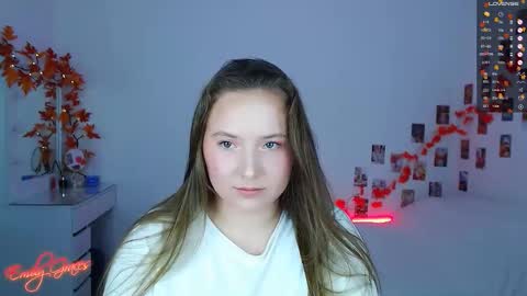 Snapshot of emilyxgrasez chatting on September 24, 9:43 pm Emily online show from September 24, 9:43 pm