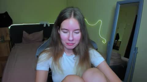 Emily online show from November 19, 6:18 pm