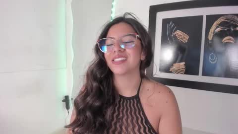 emilyy_cooperr online show from September 22, 1:04 pm