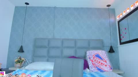emilyy_r online show from June 24, 6:37 pm