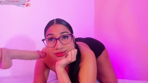 emilyy_walker online show from May 6, 12:55 pm