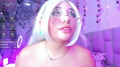 Emily Gomez online show from March 9, 7:15 pm