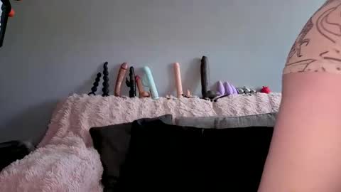 emliyjamesmjb online show from October 6, 10:44 am