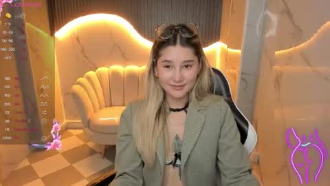 Emma online show from October 14, 8:56 pm