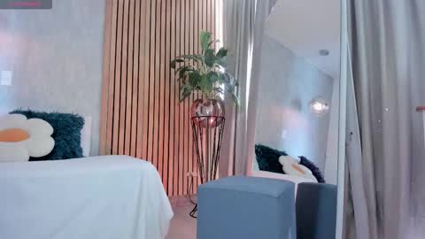   online show from March 12, 9:29 pm