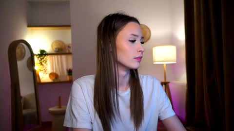 Your Emma online show from December 21, 3:25 am