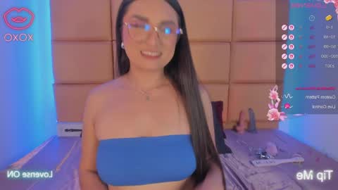 emma__js_ online show from April 30, 8:57 pm