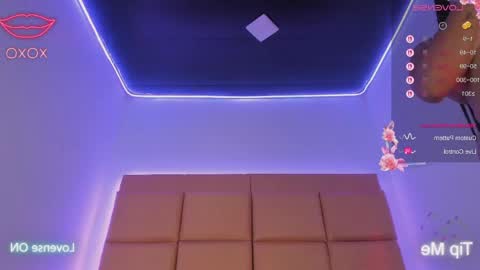 emma__js_ online show from April 29, 10:36 pm