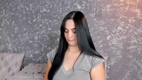 Emma online show from April 28, 7:29 pm