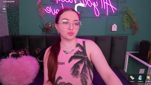 emma_adorablle online show from December 23, 1:51 am