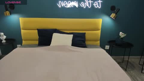 emma_adorablle online show from September 14, 2:03 am