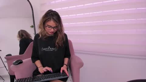 Emma Bloom online show from February 18, 5:09 pm