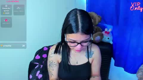 emma_boo_ online show from July 11, 4:43 pm