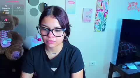 emma_boo_ online show from June 22, 1:18 pm