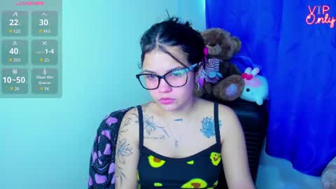emma_boo_ online show from July 14, 4:34 pm