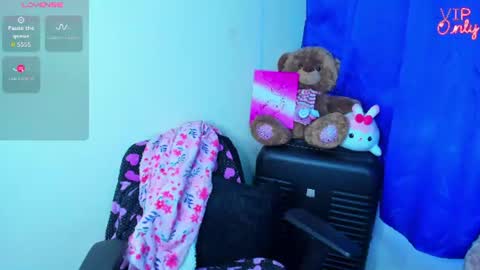 emma_boo_ online show from July 22, 2:19 pm