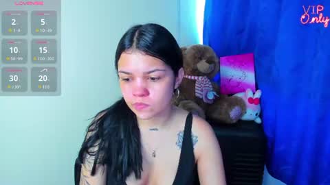 emma_boo_ online show from July 5, 3:19 pm