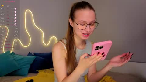 Emma online show from June 27, 3:01 am