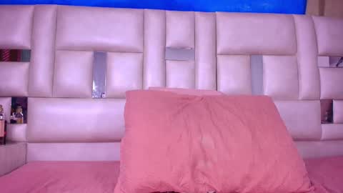 Snapshot of emma_curvy1 chatting on September 9, 3:06 am Emma online show from September 9, 3:06 am