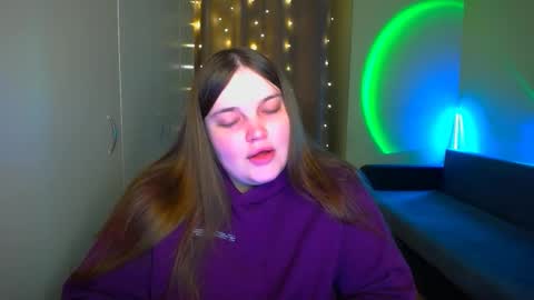 Snapshot of emma_dorn chatting on October 13, 5:59 pm Eva online show from October 13, 5:59 pm