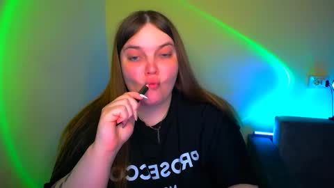 Snapshot of emma_dorn chatting on September 22, 7:40 pm Eva online show from September 22, 7:40 pm