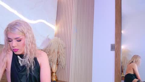 emma_dragon online show from May 12, 11:58 pm