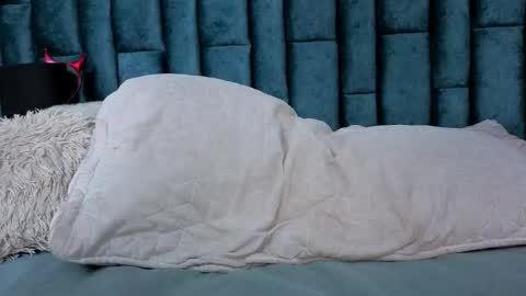 Emma online show from February 25, 9:07 pm