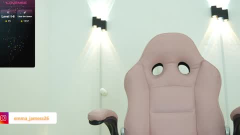 emma_jamess online show from April 24, 4:03 am