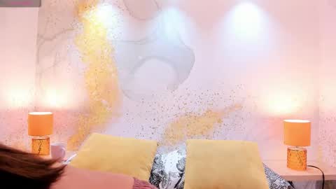 emma_jhoons online show from September 16, 11:45 am