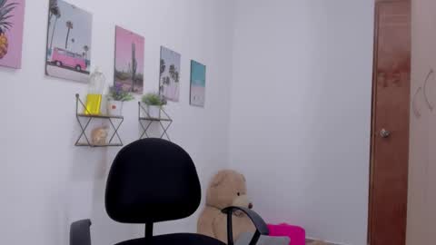 whises lits        online show from February 7, 7:17 pm