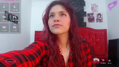 Snapshot of emma_lenox chatting on October 20, 2:11 pm Sara online show from October 20, 2:11 pm