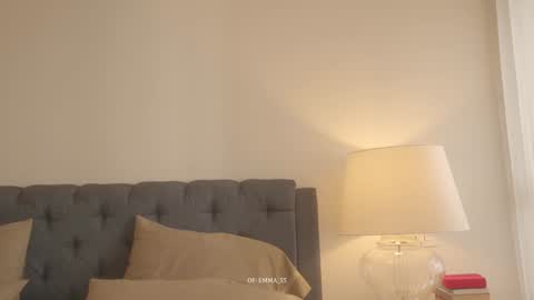 emma_lu1 online show from March 14, 9:30 pm