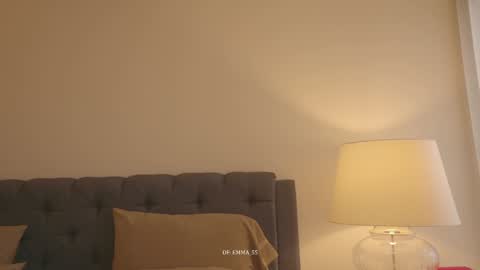 emma_lu1 online show from February 27, 9:40 pm