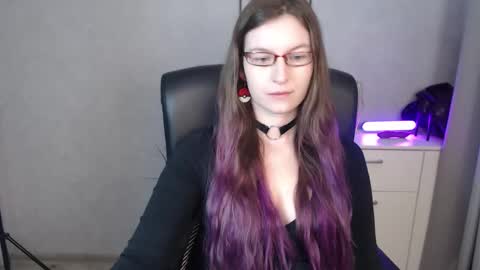 emma online show from October 27, 6:35 am