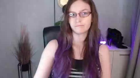 emma online show from November 15, 7:32 am