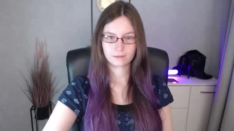 emma online show from November 14, 7:21 am