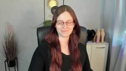 emma online show from June 25, 6:07 am