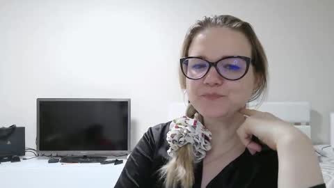 emma_misty_ online show from February 21, 8:45 pm