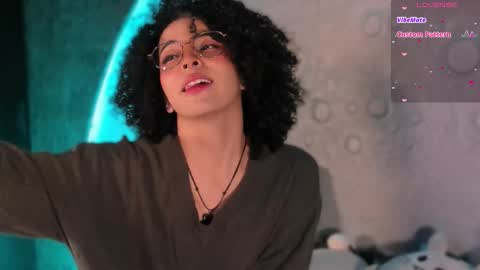     online show from October 27, 10:15 am