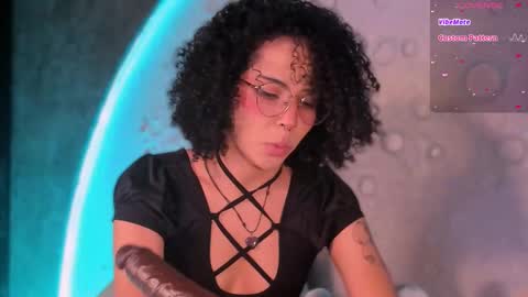     online show from November 4, 10:16 am