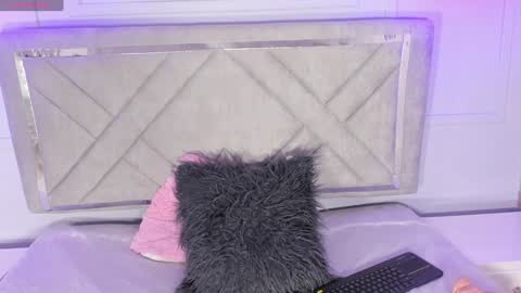 Emma online show from January 13, 5:44 pm