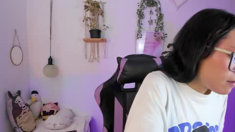 Emma online show from May 8, 3:17 pm