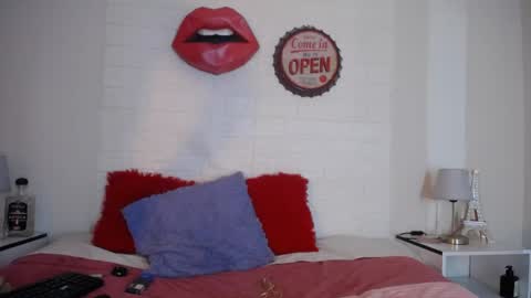 Emma Black online show from April 29, 5:30 pm