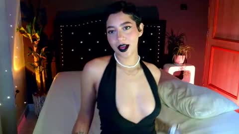 Emma web online show from May 1, 2:11 pm